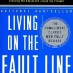Living on the Fault Line, Revised Edition byMoore, Geoffrey A.; Akciós ár